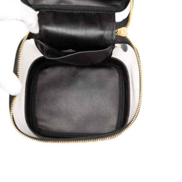 CHANEL Black Leather Logo Vanity Bag - Picture 4 of 7